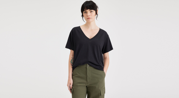 Dockers Deep V-Neck Tee Regular Fit Beautiful Black