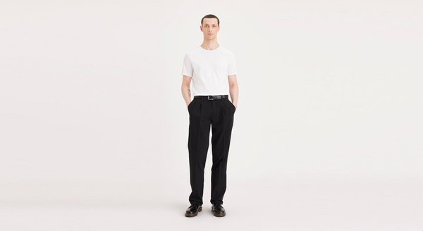 Dockers Easy Khakis Pleated Classic Fit Black