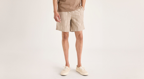 Dockers Ultimate Pull On 8.5" Short Tan
