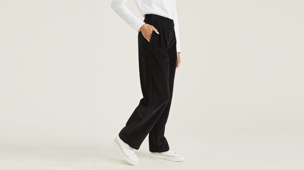 Dockers Original Pleated Khakis Straight Fit Beautiful Black