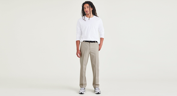 Dockers Signature Iron Free Khakis Straight Fit with Stain Defender® Khaki
