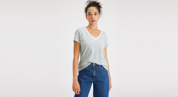 Dockers V-Neck Tee Shirt Slim Fit Sea Cliff Harbor Grey