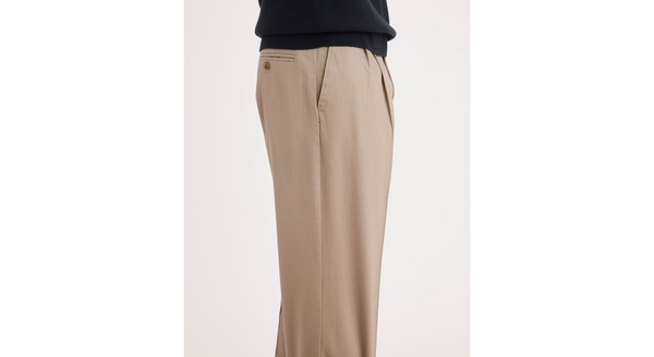 Dockers Signature Khakis Pleated Relaxed Fit Khaki